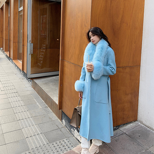 Женское длинное пальто из меха альпаки - Product Image 5