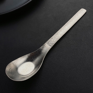 Cuchara de titanio puro con diseño de flor de hielo, ligera, portátil, duradera, estilo retro, para uso en el hogar, hotel, camping al aire libre - Product Image 1