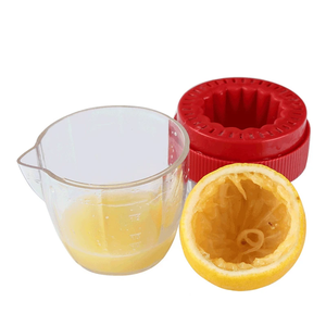 Zenidoo Extracteur de jus multifonction manuel en plastique PP avec couvercle, presse-agrumes pour oranges, bec verseur, outils pour fruits - Product Image 4