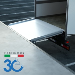 Rampa de Carga Manual Fija TM PEDANE CR-GAS106B, Asistida por Amortiguador de Gas, de Aluminio, Capacidad 5000-6000kg - Product Image 4