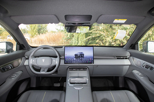 Changan Deepal S07 Edición SE, Vehículo con Autonomía Extendida, 700 km de Autonomía NEDC, Motor de 150-200 kW, Batería de 30-50 kWh - Product Image 2