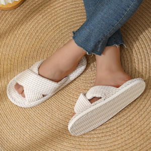 Chaussons d'intérieur pour femmes en tissu gaufré, silencieux, à bout ouvert, légers, antidérapants, pour la maison, le spa, l'hôtel, pour l'hiver - Product Image 5