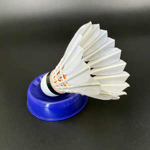 Volant <span class=keywords><strong>de</strong></span> <span class=keywords><strong>badminton</strong></span> <span class=keywords><strong>de</strong></span> compétition SNOWPEAK SP707 en plumes d'oie droites <span class=keywords><strong>de</strong></span> qualité supérieure pour clubs et centres, vente en gros, support OEM - Product Image 3