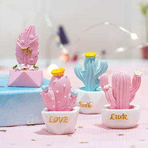 Decoración de plantas de simulación de mesa de escritorio de oficina en casa, adornos de salpicadero Interior de coche, Mini figuritas de cactus en miniatura de resina - Product Image 1