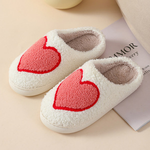 2025 Día de San Valentín invierno cálido hogar zapatillas Unisex bordado dibujos animados amor corazón flores zapatillas peludas - Product Image 3