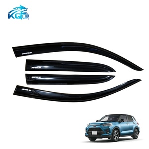 Déflecteurs de Vitres de Voiture en PC Noir de Qualité Supérieure, Protection Solaire et Pluie, Compatibles avec Toyota Raize - Vente en Gros - Product Image 1