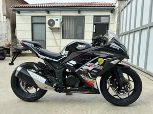 Moto Kawasaki Ninja 250cc d'occasion pour enfants avec moteur puissant - Product Image 2
