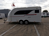 Nouvelle caravane de voyage moderne au design élégant, hors réseau, pour la famille, imperméable, toutes saisons, camping-car, maison mobile