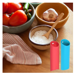 Set Sbucciatore d'Aglio 1 Pezzo in Silicone, Facile da Pulire, Utensile per Rimuovere la Buccia, Rullo Conservatore Pratico per Uso in <span class=keywords><strong>Cucina</strong></span> - Product Image 4