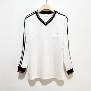 Material Original 1983 Malcolm MacDonald Alex Ferguson Camiseta de Visitante Manga Larga 100% Poliéster Rayada Impermeable de Secado Rápido Calidad Tailandesa - Product Image 4