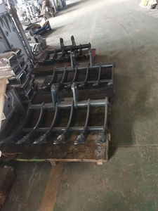Râteau de paysage de mini-pelle d'usine d'OEM meilleur godet d'énigme de prix pour la construction industries agricoles nouvel état défrichement - Product Image 6