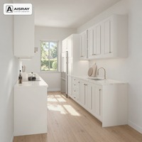 Meuble de cuisine classique sur mesure, portes stratifiées, conception modulaire, aménagement en îlot central et rangement par tiroirs, structure en panneaux mélaminés