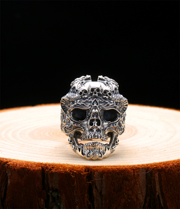 Bague tête <span class=keywords><strong>de</strong></span> <span class=keywords><strong>mort</strong></span> pour <span class=keywords><strong>homme</strong></span> en argent sterling 925 ajustable et plaqué rhodium - Product Image 2