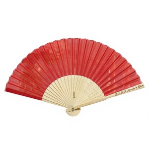 Éventail pliant en bois fait main, rouge, personnalisé, cadeau de mariage, moderne, peint, forme naturelle, décoration - Product Image 1