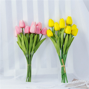 Ramo de Tulipanes Artificiales Wen Hope, Flores de PU Rosa y Amarillo para Decoración del Hogar y Bodas - Product Image 1
