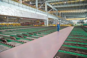 Tôle d'acier au carbone laminée à chaud, épaisseur 1mm 2mm 3mm, <span class=keywords><strong>plaque</strong></span> plate, tôle fine en <span class=keywords><strong>fer</strong></span>, prix de la tôle d'acier au carbone noir - Product Image 5