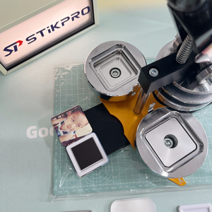 65*90Mm DIY Nút Nhà Sản Xuất Tủ Lạnh Nam Châm Nút Huy Hiệu Máy Làm + Giấy Cắt + 100Pcs Nam Châm - Product Image 4