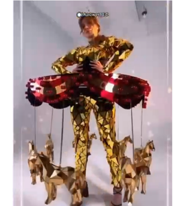 ชุดเดรสหมุนวนสีทองเงางาม พร้อมชุดม้าสะท้อนแสงสำหรับการแสดงในไนท์คลับและงานคาร์นิวัล - Product Image 4