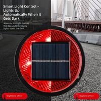 Écran d'affichage LED solaire magnétique réfléchissant à haute intensité prismatique clignotant pour avertissement de circulation nocturne et de chantier