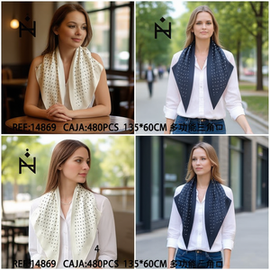 Sciarpa triangolare in seta marca Z 135x60 cm con motivo a pois, elegante accessorio di moda per donna - Product Image 3