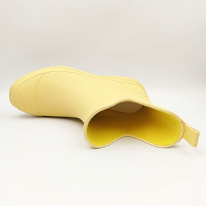 Stivali da Pioggia <span class=keywords><strong>Gialli</strong></span> Impermeabili alla Caviglia per <span class=keywords><strong>Donna</strong></span>, Design Antiscivolo Facile da Indossare, Stivaletti in Gomma Stile Chelsea per Estate e Inverno - Product Image 5