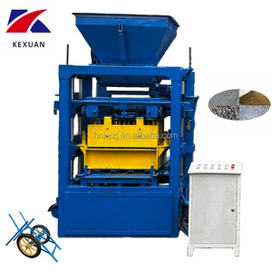 Macchina per la produzione di blocchi di cemento 4-26 con carrello esclusivo per armadio di distribuzione, popolare in Svizzera - Product Image 1