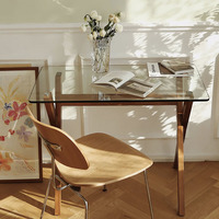 Plateau en verre trempé et cadre entrecroisé en bois bureau à installation rapide table d'ordinateur de bureau à domicile