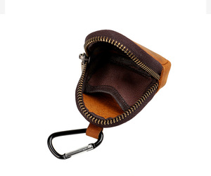 Mini sac en cuir multi-usages, texture pleine fleur Crazy Horse, avec mousqueton pour écouteurs, clés et cartes - Product Image 3