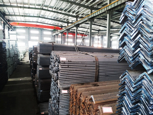 Gran oferta de acero de ángulo pesado perforado ASTM A36 Q235, barra de ángulo igual galvanizada de acero al carbono para soldadura de puente de estructura de acero - Product Image 6