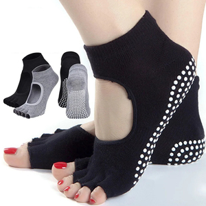 1 paire de chaussettes de yoga sans orteils pour femmes, chaussettes de danse de ballet à demi-doigts, chaussettes de sport respirantes et antidérapantes en silicone - Product Image 1