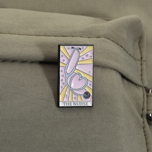 Pin de Esmalte con Diseño de Estetoscopio de Enfermera, Tarjeta <span class=keywords><strong>del</strong></span> <span class=keywords><strong>Tarot</strong></span>, Broche Médico Creativo para Enfermeras y Médicos, Insignia de Solapa, Joyería al por Mayor - Product Image 3