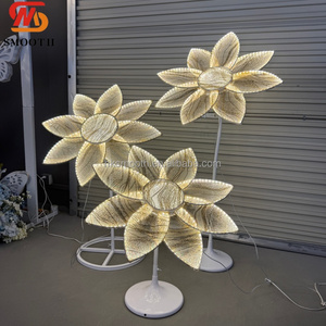 โคมไฟดอกบัว LED ดีไซน์ใหม่ สวยหรู สีทอง พร้อมฐานตั้ง ใช้ตกแต่งทางเดิน - Product Image 1