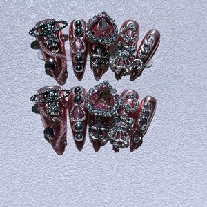 Patchs d'ongles en résine réutilisables style sombre inspiré des Spice Girls, motifs ciel étoilé de dessin animé, pour ongles en forme d'amande - Product Image 4