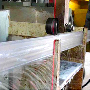 Raintech เครื่องเลื่อยสายเอชบีมโครงสร้างเหล็กไฮดรอลิก CNC พร้อมวิธีการปรับความตึงอัตโนมัติและส่วนประกอบมอเตอร์หลัก - Product Image 4