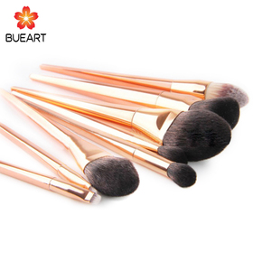 DailyQueen ensemble de pinceaux de maquillage professionnel pour femmes 8 pièces pinceaux de beauté en placage en forme de coeur en or rose utilisés avec le blaireau - Product Image 3