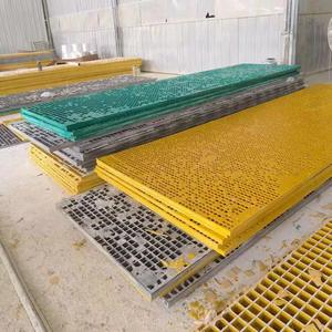 แผ่นตะแกรงพลาสติกเสริมใยแก้ว ทนการกัดกร่อนทางเคมีสูง ปรับแต่งได้ ผิวเรียบ ตัด/ขึ้นรูปได้ - Product Image 4