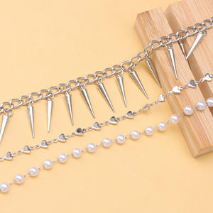 Cadena para el pelo unisex con remaches, perlas y corazones, accesorio casual - Product Image 3