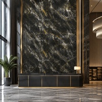 Panneau mural commercial brillant WYRAX en PVC effet marbre noir et or pour couloir d'appartement, 1220x2440mm, 2.8mm