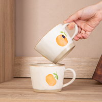 OEM Cartoon Fruitmotief Steengoed Mok 12-Ounce Waterbeker Handgeschilderde Koffiemok Herbruikbare Vaatwasmachinebestendige Keramische Mok