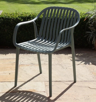 Chaise de jardin/de repas extérieure de style victorien, imperméable, en plastique PP coloré avec accoudoirs, empilable et légère