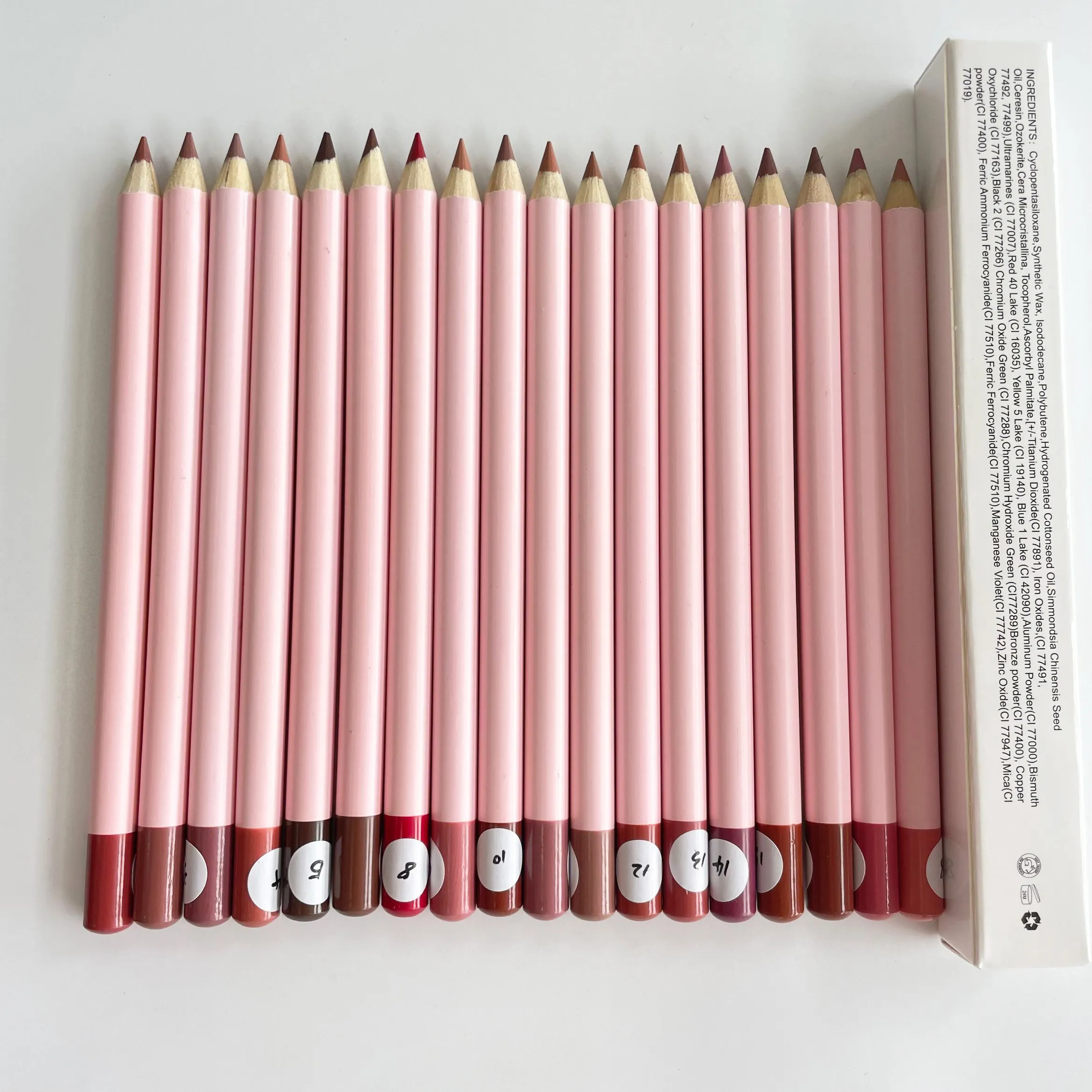 Crayon à lèvres rose imperméable longue durée à pigment élevé, couleurs mates avec étiquette privée