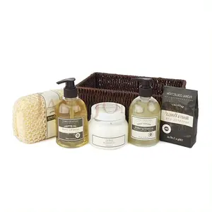 Venta caliente Kit orgánico Baño Spa Juego de regalo Cesta de bambú para hotel