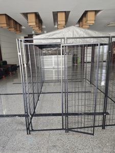 Corral Metálico Resistente para Perros Grandes con Malla de Alambre para Exteriores, con Techo Impermeable y Protección Solar a Prueba de Viento para Jardín o Granja - Product Image 3