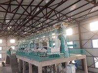Ligne de décorticage de riz mini entièrement automatique de 50 TPD, haute précision, avec moteur de contrôle central intelligent PLC pour les entreprises agroalimentaires de Malaisie