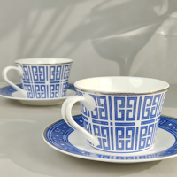 Ensemble élégant de tasses et soucoupes en porcelaine fine bleue à motifs géométriques, 2 tasses 2 soucoupes, bordure argentée, style vintage, pour café et thé, décoration d'intérieur, cadeau