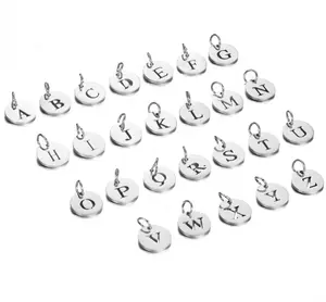Pingente de aço inoxidável para pulseira, pingente de prata com 26 letras, pingente de alfabeto oco DIY para colar