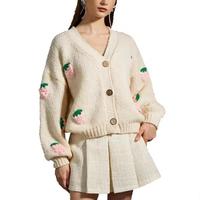 Cardigan en tricot fait main motif fraise style mignon pour femme – Manteaux et pulls tricotés à la main pour femme
