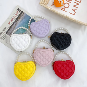 Wholesale New Fashion Women's Heart Love Shape <b>Handbags</b> Single <b>Chain</b> Kids Candy Pvc Bags - Product Image 1