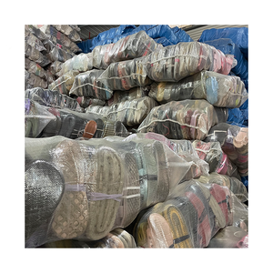 Vente de gros Pantoufles d'occasion haut de gamme pour hommes et femmes Tongs d'intérieur pour femmes Tongs d'été bon marché Achat en gros - Product Image 3