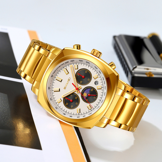 Vintage Inspired Gold Chronograph Men Watch Bold Square Case Precision Quartz Movement Statement Timepiece for Modern Gentlemen